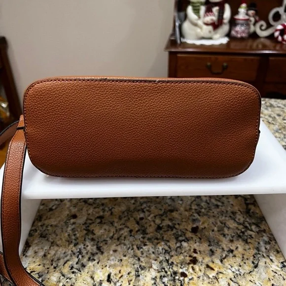 Itscosy Coach Brown Leather Crossbody Bag with Adjustable Strap - Picture 4 of 6